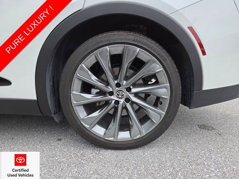 Used 2024 Toyota Crown AWD/4WD image 19