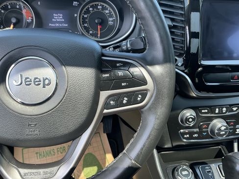 Used 2022 Jeep Cherokee Limited w/ Elite Package AWD/4WD image 18