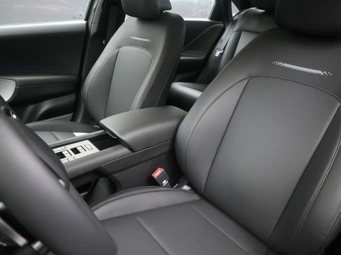 Used 2024 Hyundai Ioniq 6 Limited image 22