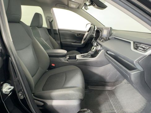 Used 2022 Toyota RAV4 LE image 28