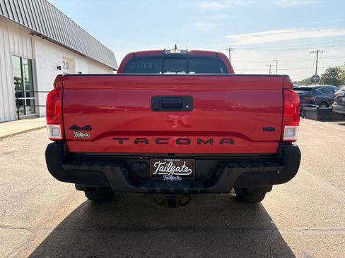 Used 2017 Toyota Tacoma SR5 w/ Tow Package AWD/4WD image 6
