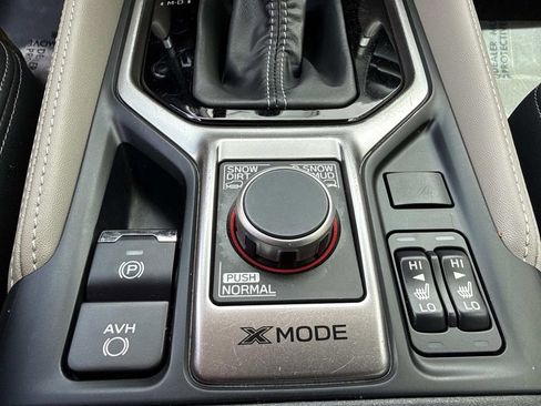 Used 2023 Subaru Forester Limited AWD/4WD image 35
