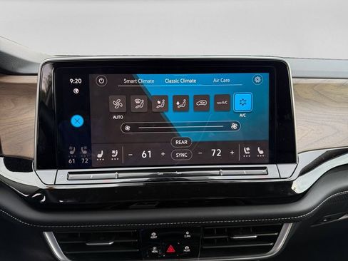 Used 2025 Volkswagen Atlas SE FWD image 16