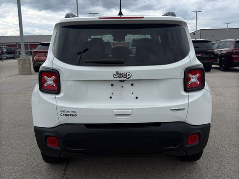 Used 2019 Jeep Renegade Latitude w/ Cold Weather Group AWD/4WD image 7