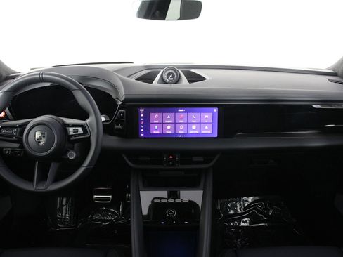 New 2025 Porsche Macan Turbo Electric AWD/4WD image 18