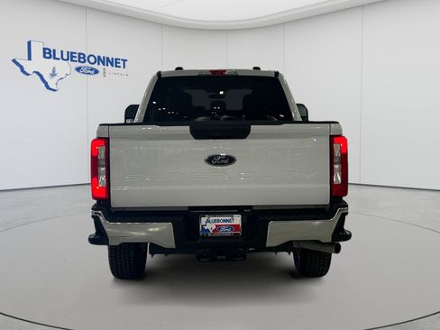 Used 2024 Ford F250 XLT AWD/4WD image 6