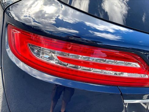 Used 2019 Lincoln MKC Reserve image 29