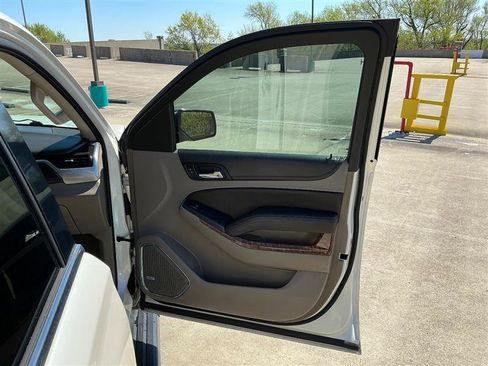 Used 2015 Chevrolet Tahoe LTZ RWD image 36