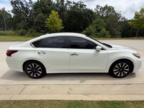 Used 2018 Nissan Altima 2.5 SV FWD image 4