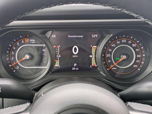 New 2026 Jeep Gladiator Sahara image 10