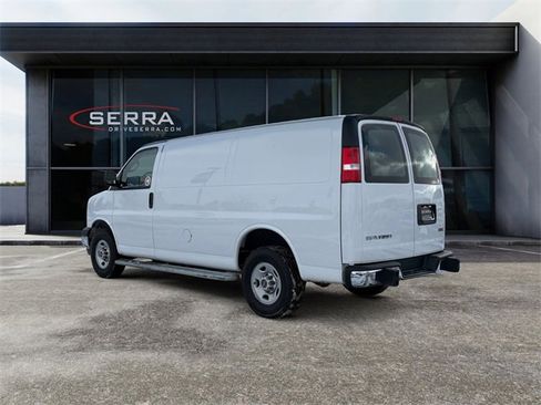 Used 2024 GMC Savana 2500 w/ Driver Convenience Package image 3