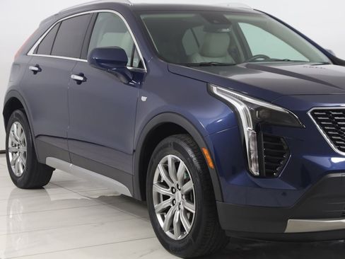 Used 2020 Cadillac XT4 Premium Luxury w/ Cold Weather Package FWD image 40