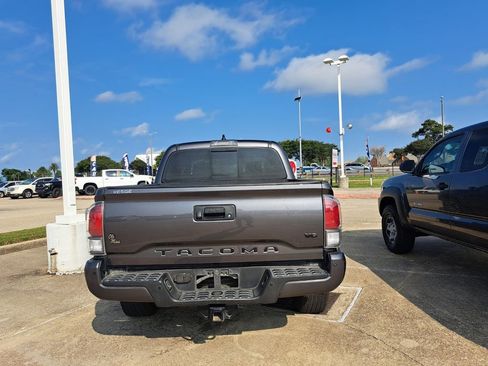 Used 2021 Toyota Tacoma TRD Sport w/ TRD Premium Sport Package RWD image 5