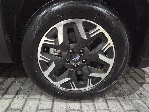 Used 2025 Subaru Forester Premium image 9