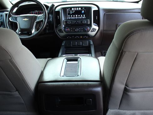 Used 2018 Chevrolet Silverado 1500 LT w/ Texas Edition image 14