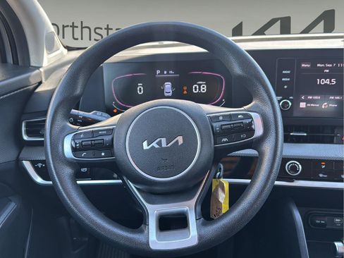 Used 2023 Kia Sportage LX AWD/4WD image 11