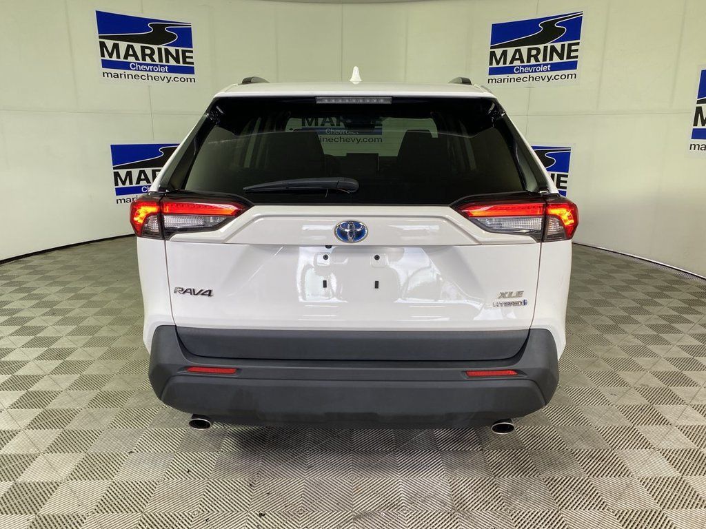 Used 2024 Toyota RAV4 XLE AWD/4WD image 17