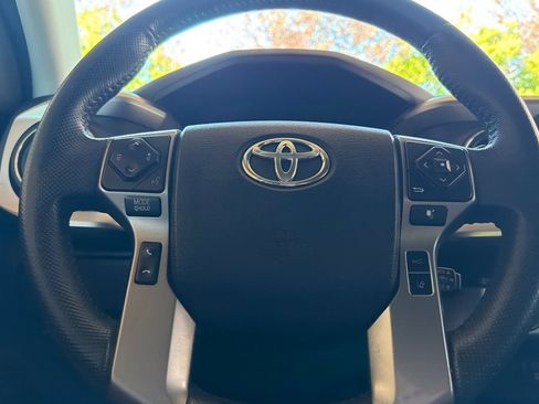 Used 2020 Toyota Tacoma SR5 AWD/4WD image 22