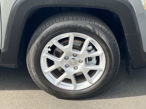 Used 2021 Jeep Renegade Latitude image 28