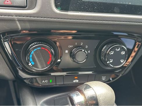 Used 2019 Honda HR-V Sport image 25