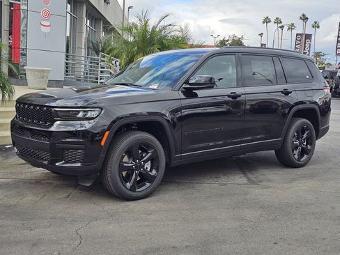 New 2025 Jeep Grand Cherokee L Altitude image 3