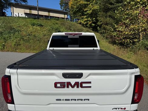 Used 2022 GMC Sierra 2500 AT4 w/ AT4 Preferred Package image 8