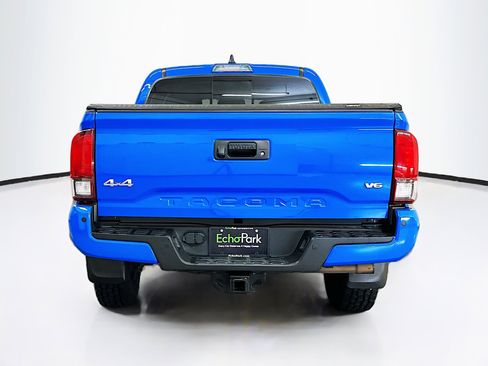 Used 2020 Toyota Tacoma SR5 AWD/4WD image 7