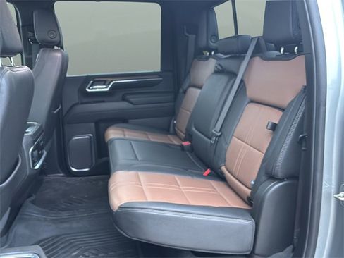 Used 2024 Chevrolet Silverado 2500 High Country w/ High Country Premium Package image 31