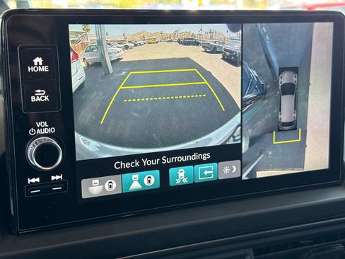Used 2025 Honda Pilot TrailSport image 20