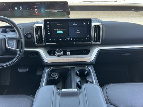 Used 2025 Ford Expedition Platinum AWD/4WD image 18