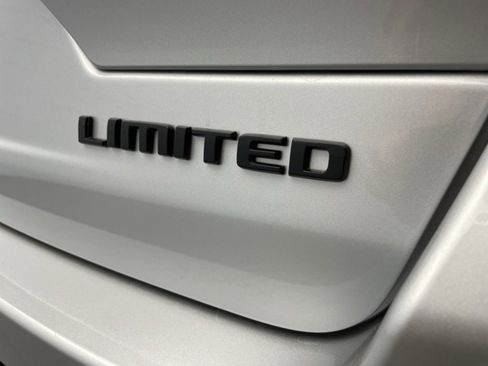 New 2025 Jeep Grand Cherokee Limited w/ Luxury Tech Group II image 5