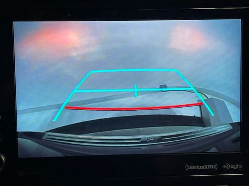 Used 2021 Toyota Highlander XLE image 4