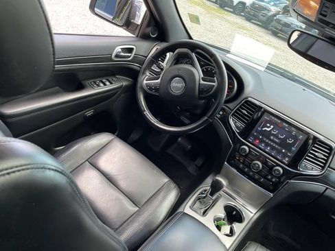 Used 2020 Jeep Grand Cherokee Limited AWD/4WD image 23