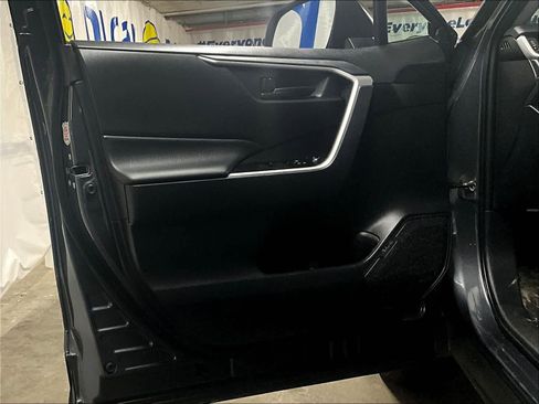 Used 2025 Toyota RAV4 LE image 9