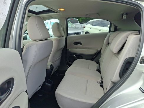 Used 2016 Honda HR-V EX image 10