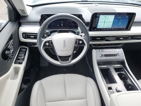 New 2026 Lincoln Aviator 2WD image 17