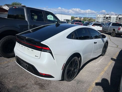 Used 2025 Toyota Prius AWD image 13