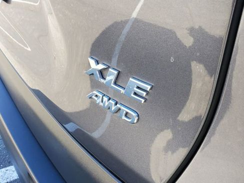 Used 2022 Toyota RAV4 XLE w/ Convenience Package image 6