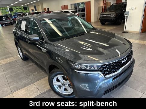 Used 2023 Kia Sorento LX FWD image 10