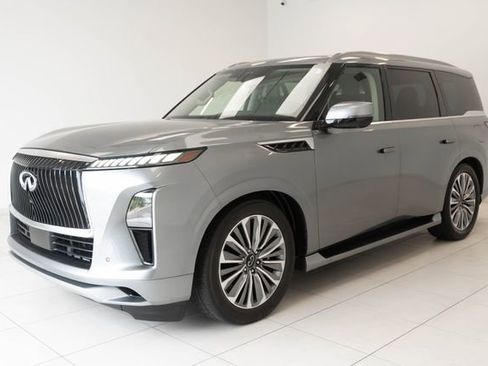 Used 2025 INFINITI QX80 Sensory AWD/4WD image 6