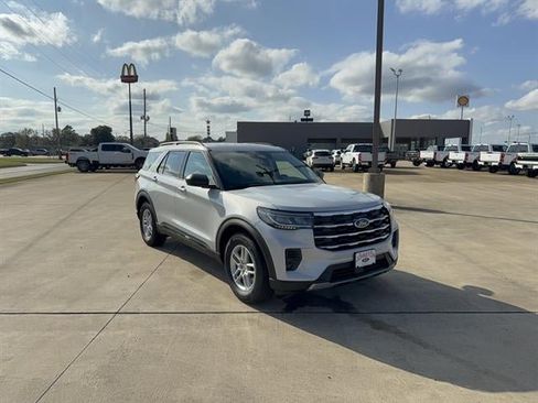 New 2026 Ford Explorer Active image 2