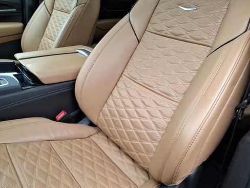 Certified 2021 Cadillac Escalade ESV Premium Luxury w/ LPO, Illumination Package image 14