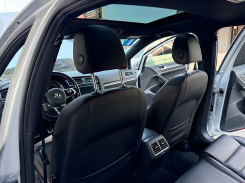 Used 2017 Volkswagen GTI SE image 14