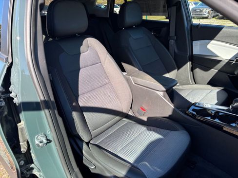 Used 2025 Chevrolet Trax LT image 41