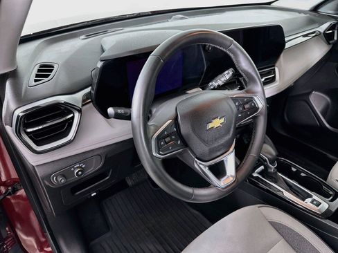 Used 2024 Chevrolet TrailBlazer LT w/ LT Cold Weather Package FWD image 23