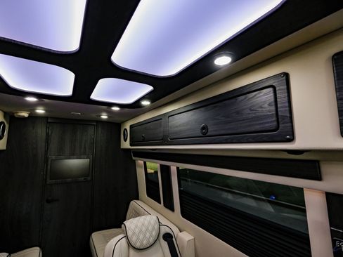 Used 2025 Mercedes-Benz Sprinter 3500 image 78