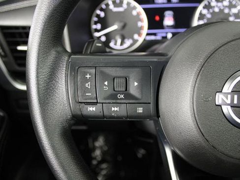 Certified 2024 Nissan Rogue SV FWD image 25