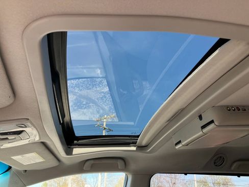 Used 2012 Toyota Sienna XLE FWD image 20