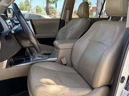 Used 2011 Toyota 4Runner SR5 w/ Premium Pkg w/Leather RWD image 37
