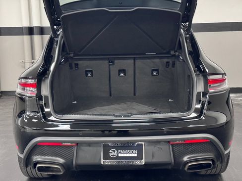 Used 2024 Porsche Macan AWD/4WD image 13